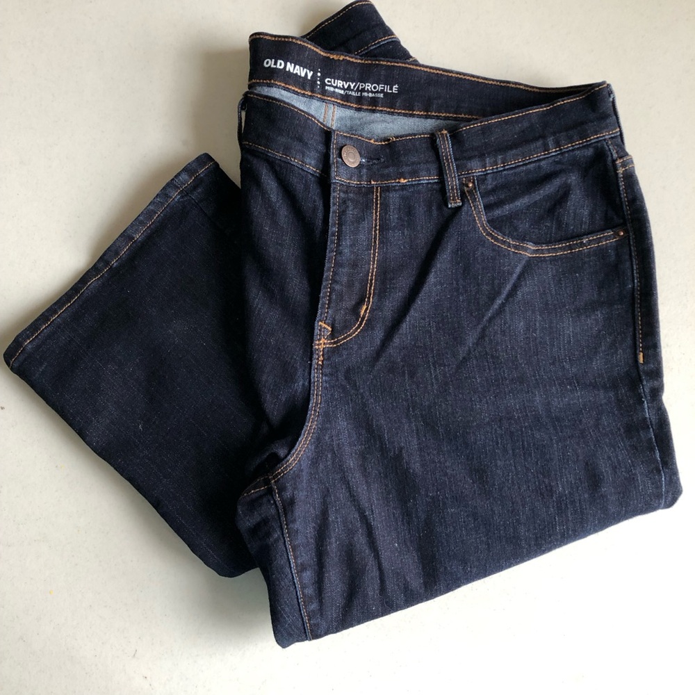 Old Navy Mid-Rise Curvy Jeans - Size 14
